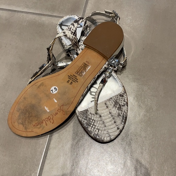 Sandals - Picture 3 of 5